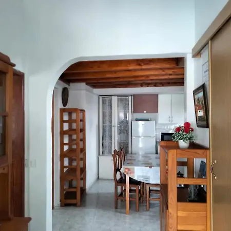Casa Antonia Reyes *